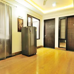 rr-residency.hotelsdelhi.org/