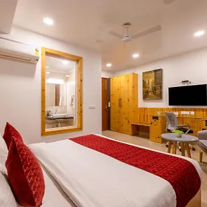rr-residency.hotelsdelhi.org/